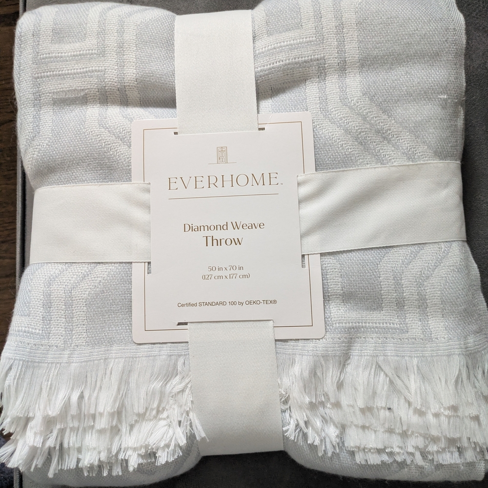 White Diamond Weave Throw -NWT!